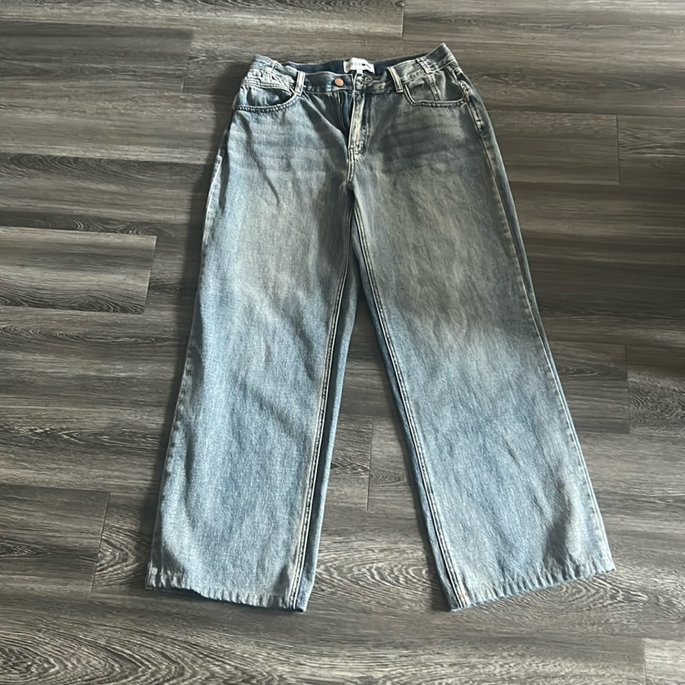 FASHION NOVA JEANS Medium Washed Jeans!